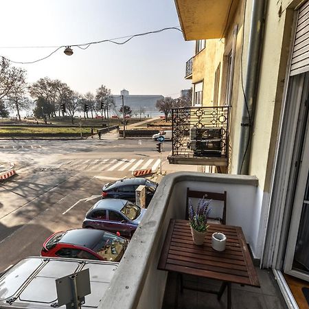 Bright & Spacious Riverside Apartment With Balcony Budapest Kültér fotó