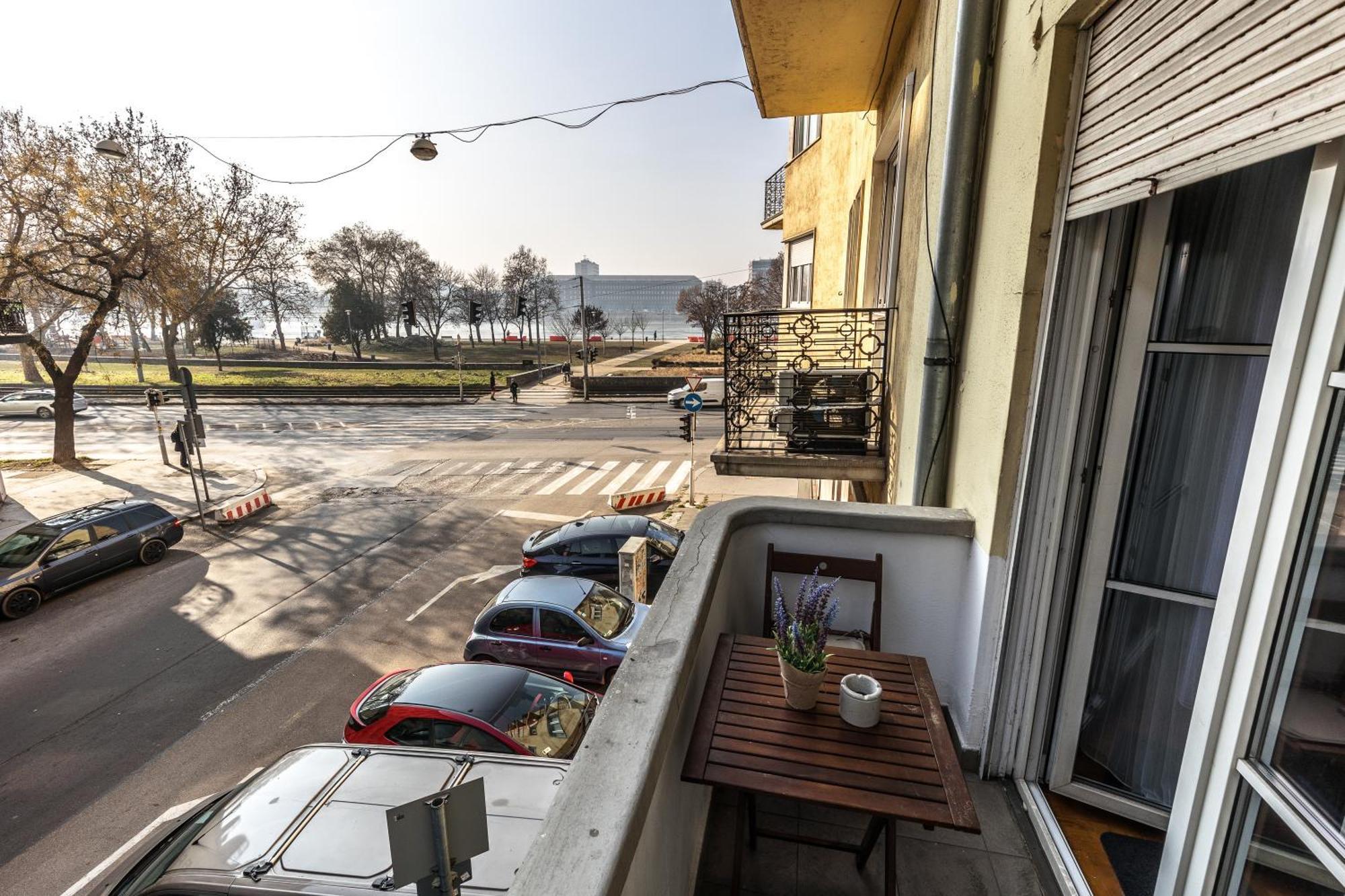 Bright & Spacious Riverside Apartment With Balcony Budapest Kültér fotó
