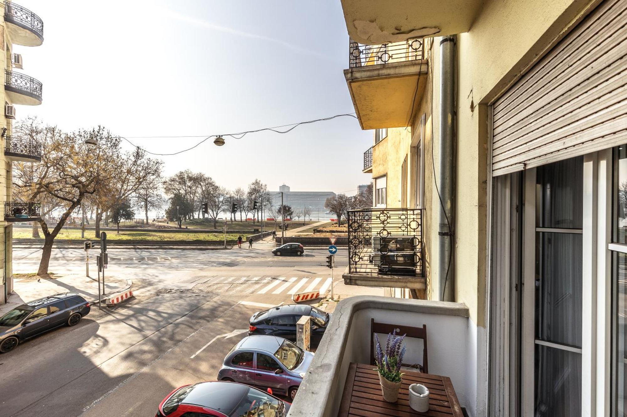 Bright & Spacious Riverside Apartment With Balcony Budapest Kültér fotó