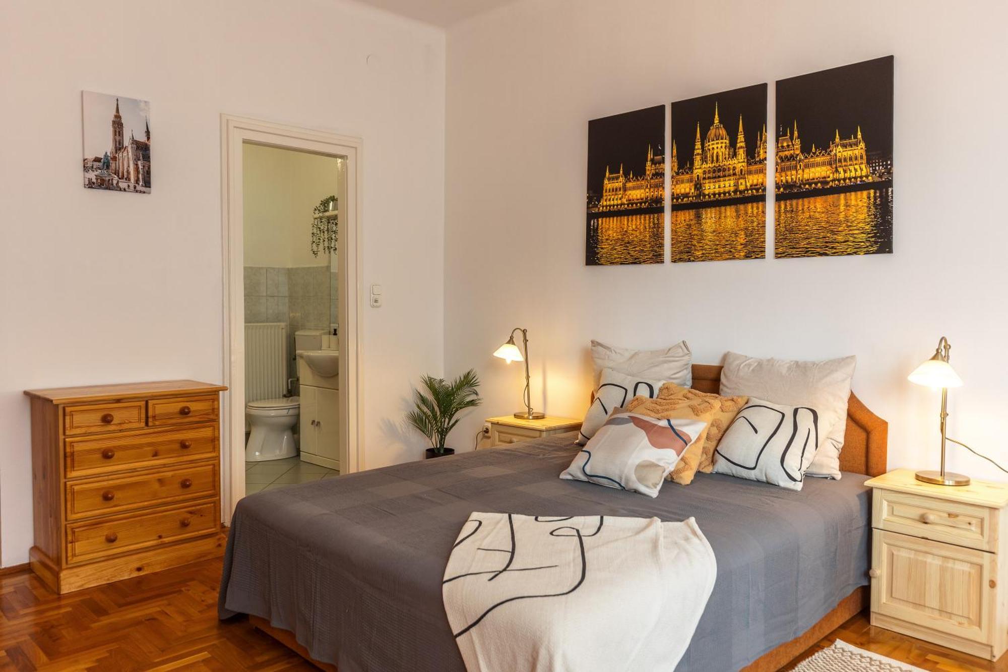 Bright & Spacious Riverside Apartment With Balcony Budapest Kültér fotó