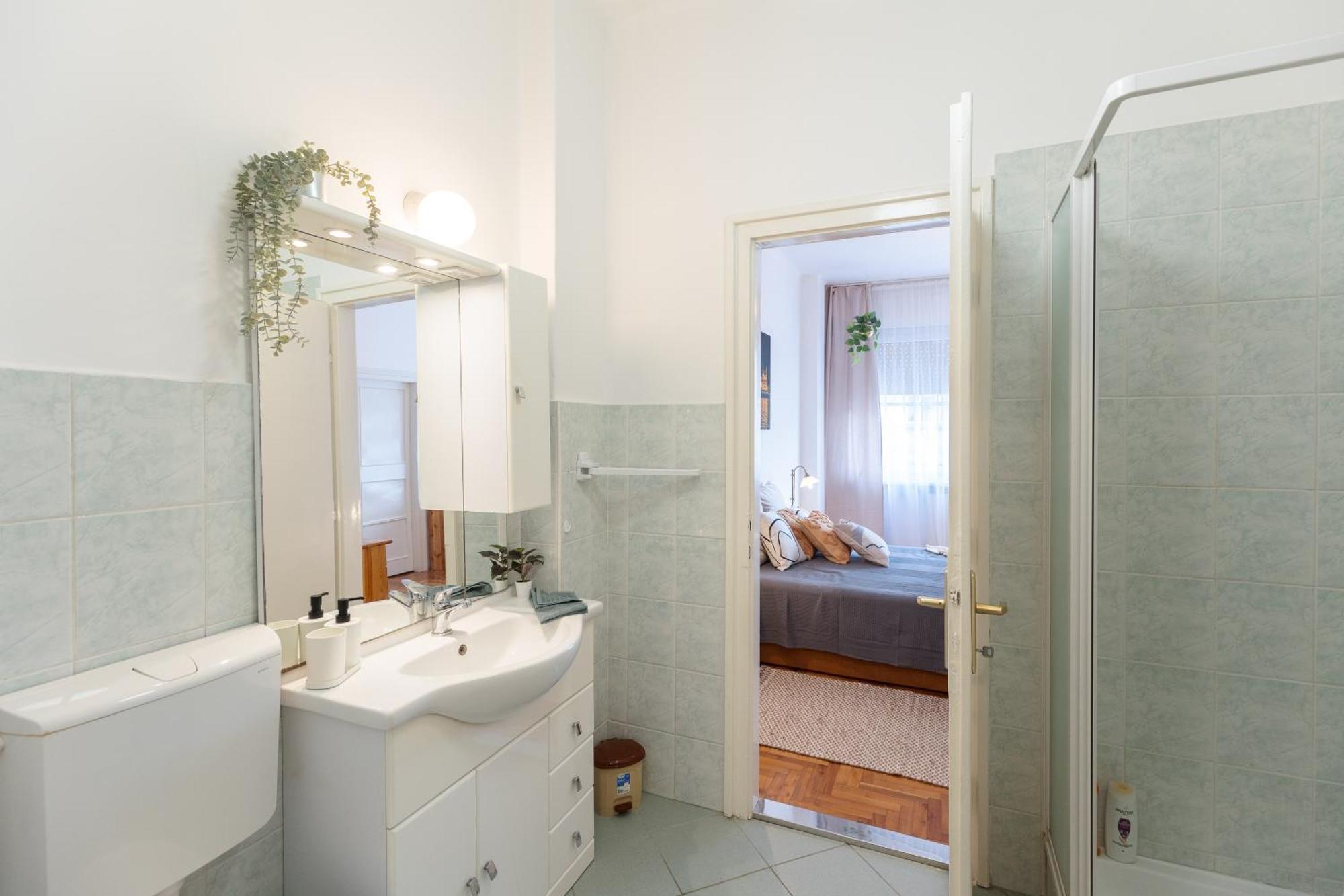 Bright & Spacious Riverside Apartment With Balcony Budapest Kültér fotó