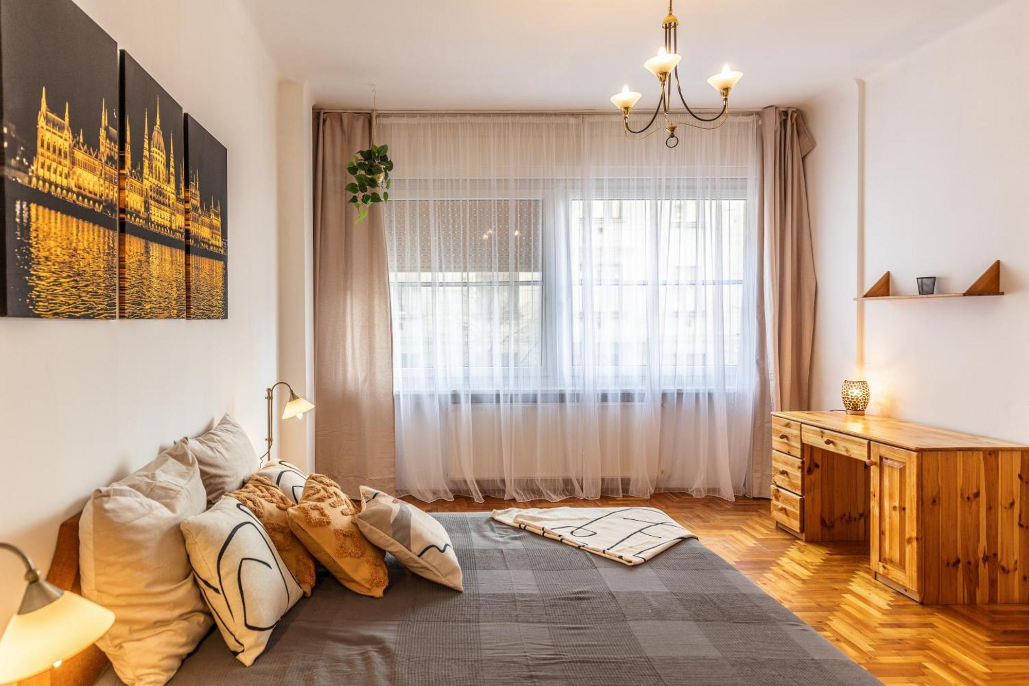 Bright & Spacious Riverside Apartment With Balcony Budapest Kültér fotó